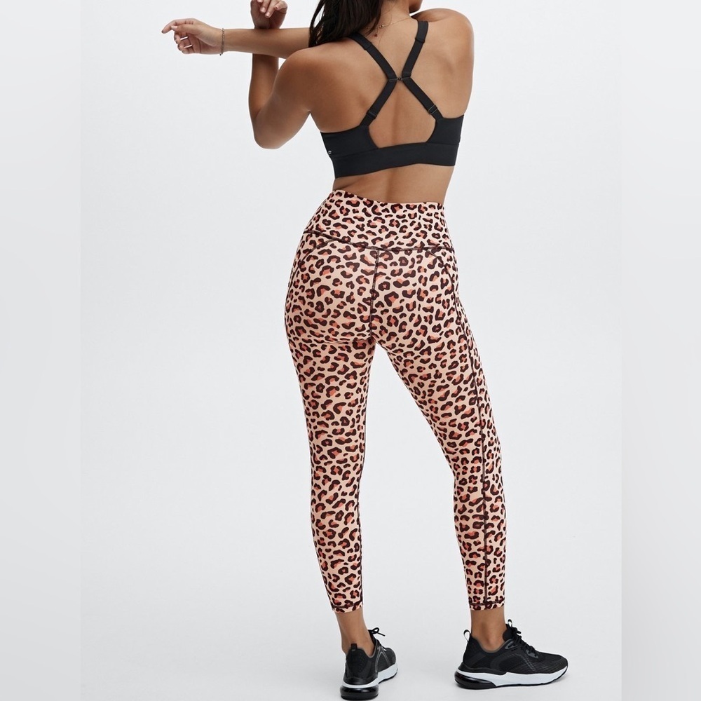 Fabletics Define PowerHold High Waisted 7/8 Leggings Bonfire Meru Leopard XSmall